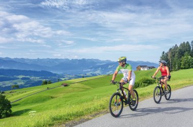 Radtour durch die Berge  © ARochau-fotolia.com