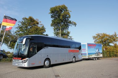 Bus mit Fahrradanhänger © IMKEN touristik