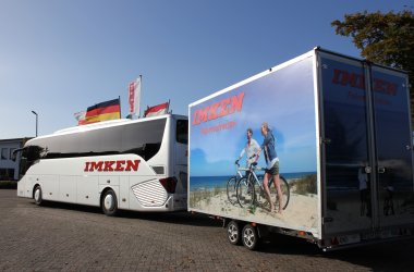 Bus mit Fahrradanhänger © Imken touristik