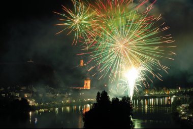 Feuerwerk über der Mosel bei Zell &copy; Philipp Bohn-fotolia.com