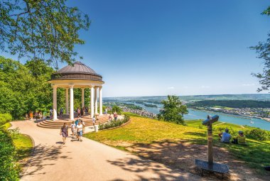 Blick vom Niederwalddenkmal auf den Rhein &copy; Sina Ettmer - stock.adobe.com