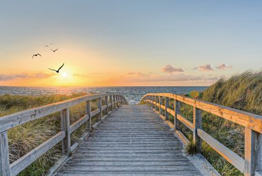 Sonnenuntergang am Strand © Marco2811-fotolia.com