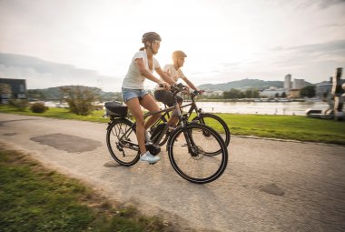 Radeln im Donaupark in Linz © KTM Fahrrad