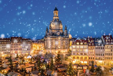Advent auf dem Neumarkt in Dresden &copy; eyetronic - stock.adobe.com