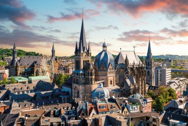 Blick auf Aachen mit Dom &copy; engel.ac-stock.adobe.com