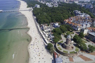 Blick auf Hafen und Strand in Kolberg © konradkerker - stock.adobe.com