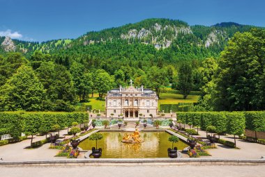 Schloss Linderhof &copy; saiko3p-Shutterstock