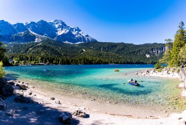 Ausflugsziel Eibsee  © rkbox - stock.adobe.com