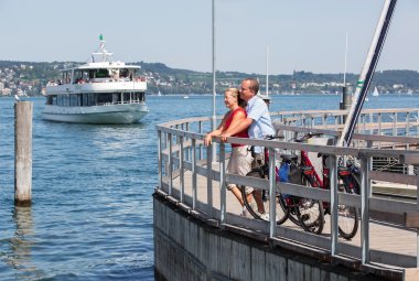 Radfahren auf dem Bodensee-Radweg &copy; Bodensee-Tourismus Service GmbH / ARGE Bodensee-Radweg / www.bodensee-radweg.de