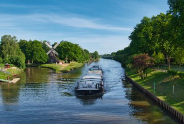 Höltingmühle am Dortmund-Ems-Kanal in Meppen © Prieshof PixEL - stock.adobe.com