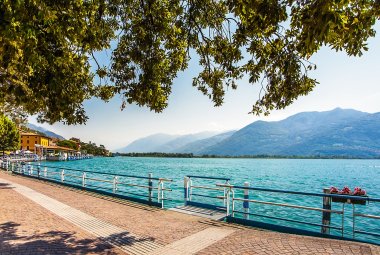 Promenade am Iseosee &copy; Siegfried Schnepf - stock.adobe.com