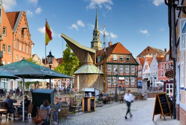 Stade: Alter Hansehafen in der Altstadt &copy; DZT/Francesco Carovillano