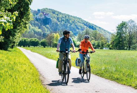 Fünf-Flüsse-Radweg nahe Burg Prunn