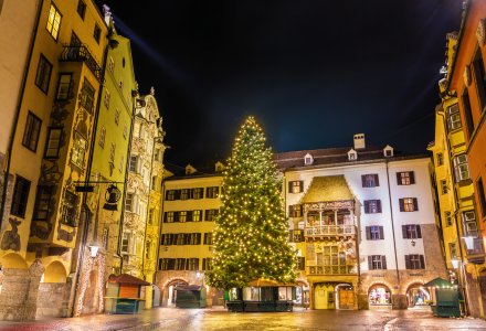 Goldenes Dachl zur Weihnachtszeit